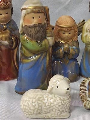 Nativity Set, Small Ceramic 9 Piece Set - Thumbnail 3