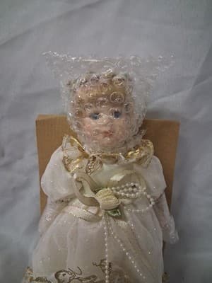 Vtg Avon Katrina Angel Doll Porcelain Special Memories W/ Wings Stand & CoA NIB - Thumbnail 3