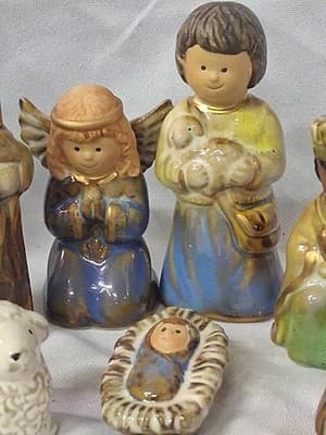 Nativity Set, Small Ceramic 9 Piece Set - Thumbnail 4