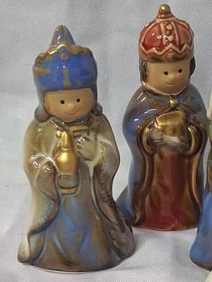 Nativity Set, Small Ceramic 9 Piece Set - Thumbnail 2