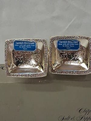 Oneida Chippendale Salt And Pepper Set Silverplate 663 6023 4-3/4" Tall Vintage - Thumbnail 3