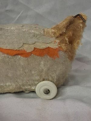 Vintage Yonezawa Battery Operated Mechanical Mother Duck Made in Japan Untested - Thumbnail 8