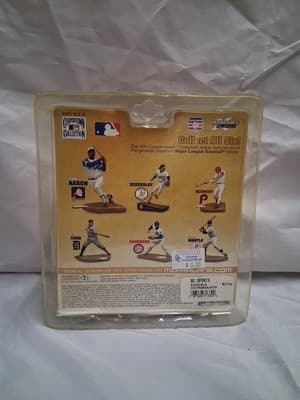 McFARLANE ACTION FIGURE - Hank Aaron- Cooperstown Collection Series 5 - Thumbnail 2