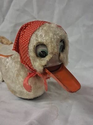 Vintage Yonezawa Battery Operated Mechanical Mother Duck Made in Japan Untested - Thumbnail 2