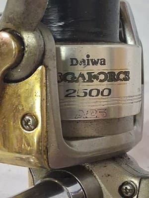 Daiwa Megaforce 2500 Spinning Reel Used 🎣 - Thumbnail 3