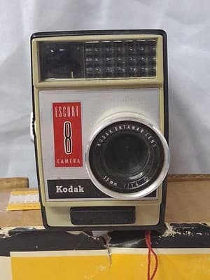 Vintage Kodak Escort 8 Camera 8mm W Original Box Ect 📷 - Thumbnail 2