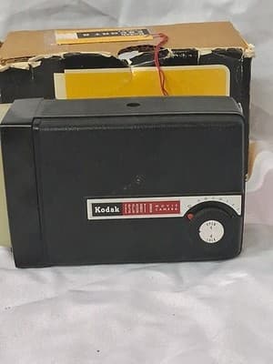 Vintage Kodak Escort 8 Camera 8mm W Original Box Ect 📷 - Thumbnail 6