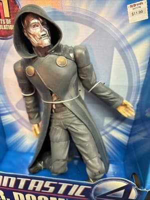 ToyBiz Marvel Fantastic 4 Four Dr Doom 12" Inch Action Figure - Thumbnail 2