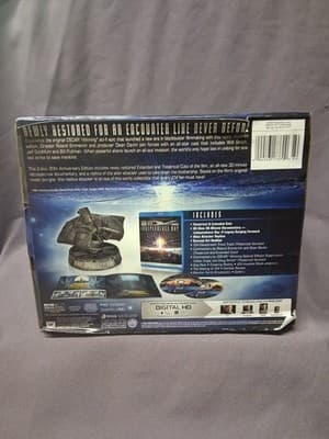 Independence ID4 Attacker Edition figure and Blu-ray BNIB Sealed - Thumbnail 4