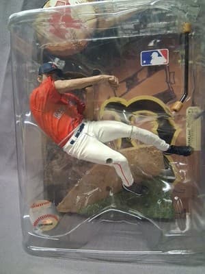 MIKE LOWELL Mcfarlane figure 2009 WAVE 1 BOSTON RED SOX chase VARIANT RED JERSEY - Thumbnail 2