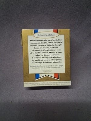 “Cloisonné Medallion” Hallmark Ornament (1996) - Thumbnail 2