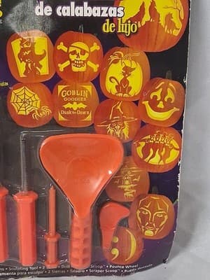 Pumpkin Masters Halloween Pumpkin Carving Kit Tools 12 Patterns 18 Pieces Kit - Thumbnail 3