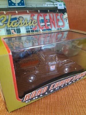 Road Champs Classic Scenes 1956 Ford F100 Truck Mobil Gas Gas Pump 1/43 Sc - Thumbnail 3
