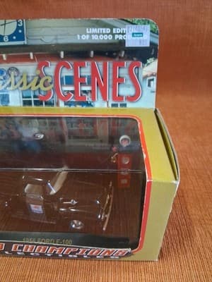 Road Champs Classic Scenes 1956 Ford F100 Truck Mobil Gas Gas Pump 1/43 Sc - Thumbnail 4