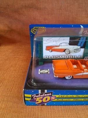 NIB Road Champs Fabulous 50s Die Cast 1955 Oldsmobile & Billboard 1/43 Scale - Thumbnail 2