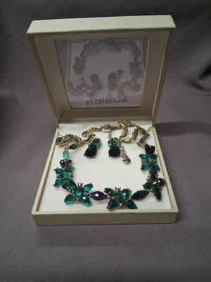 NIB Liz Claiborne Gold Tone Rhinestone Green Floral Black Necklace Earring Set - Thumbnail 5