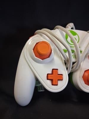 Nintendo Wii / Wii U Yoshi Wired Fight Pad Classic Controller GameCube Layout - Thumbnail 2