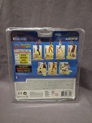 NBA MCFARLANE SERIES 22 LOS ANGELES LAKERS DWIGHT HOWARD ACTION FIGURE - Thumbnail 3