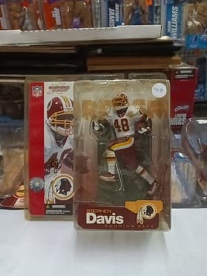 2002 McFarlane Football Series 5 Stephen Davis White Dirty Uniform Var.
