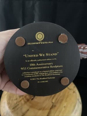 Bradford Exchange “ United We Stand” American Flag Eagle Sculpture - Thumbnail 7