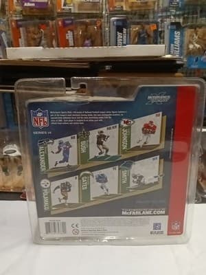 NFL Players Series 14 Figurine REGGIE BUSH Collectable. - Thumbnail 3