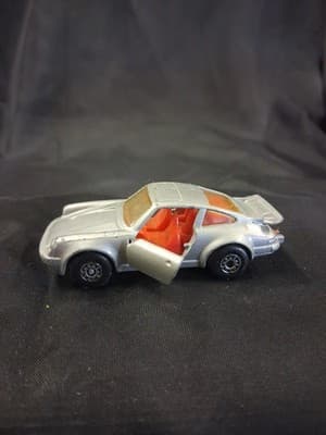 Matchbox Lesney Superfast No. 3 Porsche 911 Turbo Silver w/Red Interior 1:64 VTG - Thumbnail 2