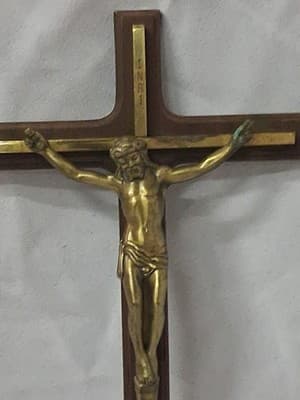 Vintage Wall Crucifix Jesus Oak Wood Gold NR Cross 10” - Thumbnail 2