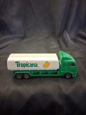 Hot Wheels 1996 Tropicana Orange Juice Hauler, White/green 103 - Thumbnail 2
