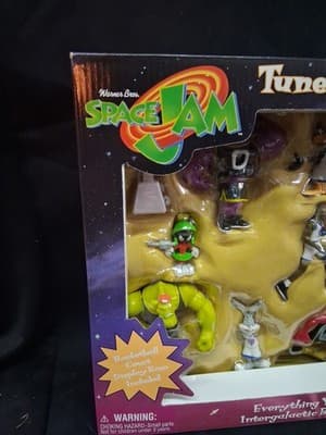 Space Jam Tune Squad vs Monstars Full Court Gift Set Michael Jordan Sealed NIB - Thumbnail 3