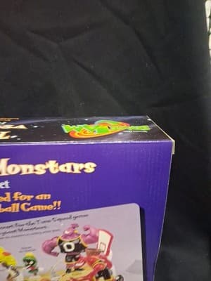 Space Jam Tune Squad vs Monstars Full Court Gift Set Michael Jordan Sealed # 3 - Thumbnail 11