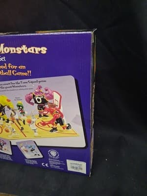 Space Jam Tune Squad vs Monstars Full Court Gift Set Michael Jordan Sealed # 3 - Thumbnail 9
