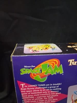 Space Jam Tune Squad vs Monstars Full Court Gift Set Michael Jordan Sealed # 3 - Thumbnail 10