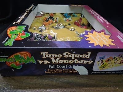 Space Jam Tune Squad vs Monstars Full Court Gift Set Michael Jordan Sealed NIB - Thumbnail 6