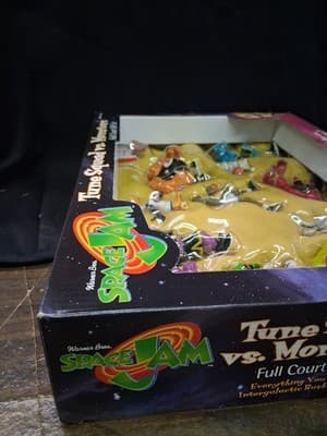 Space Jam Tune Squad vs Monstars Full Court Gift Set Michael Jordan Sealed NIB - Thumbnail 8