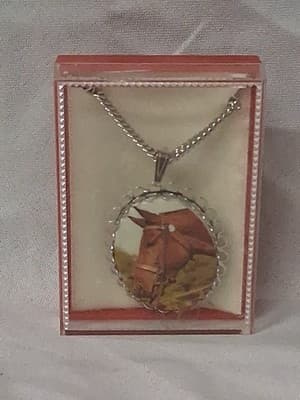 Brown Horse on a Round Shaped Crystal Pendant Necklace - Thumbnail 3