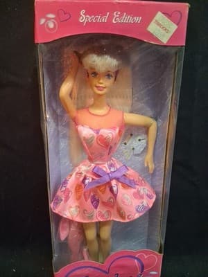 Valentine Barbie w/ Hair Brush Mattel 1997 Valentines 17649 Special Edition - Thumbnail 2