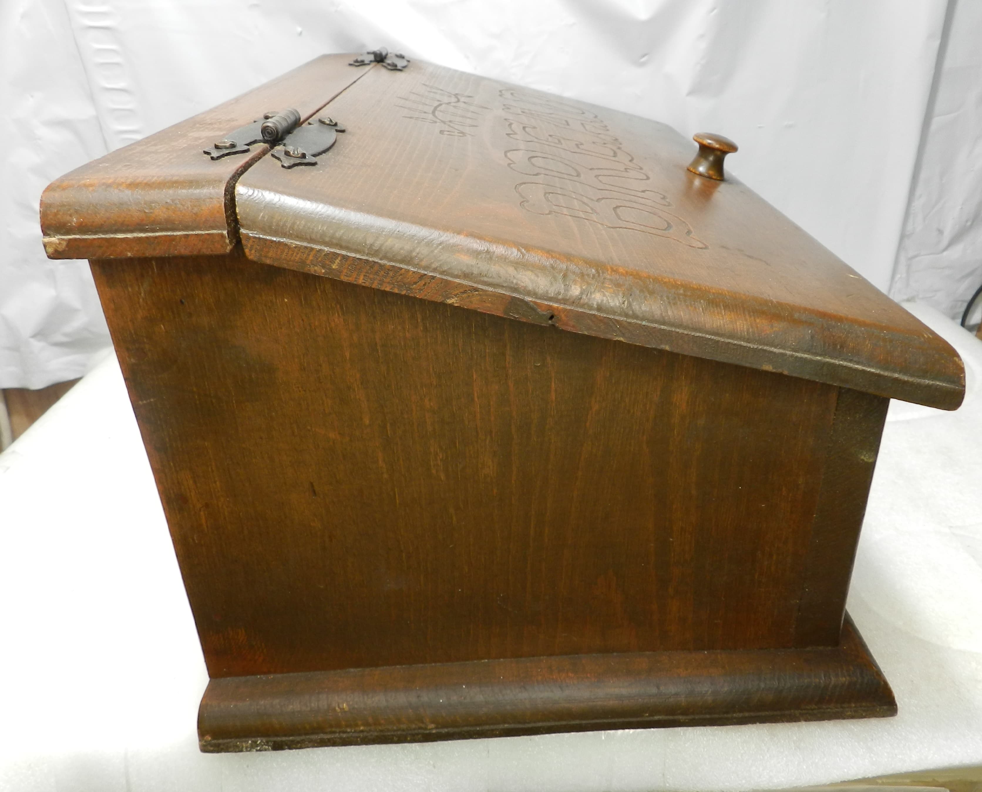 Vintage Rustic Wood Farm House Bread Box Pull Up Lid Carved Handmade N31J - Thumbnail 5