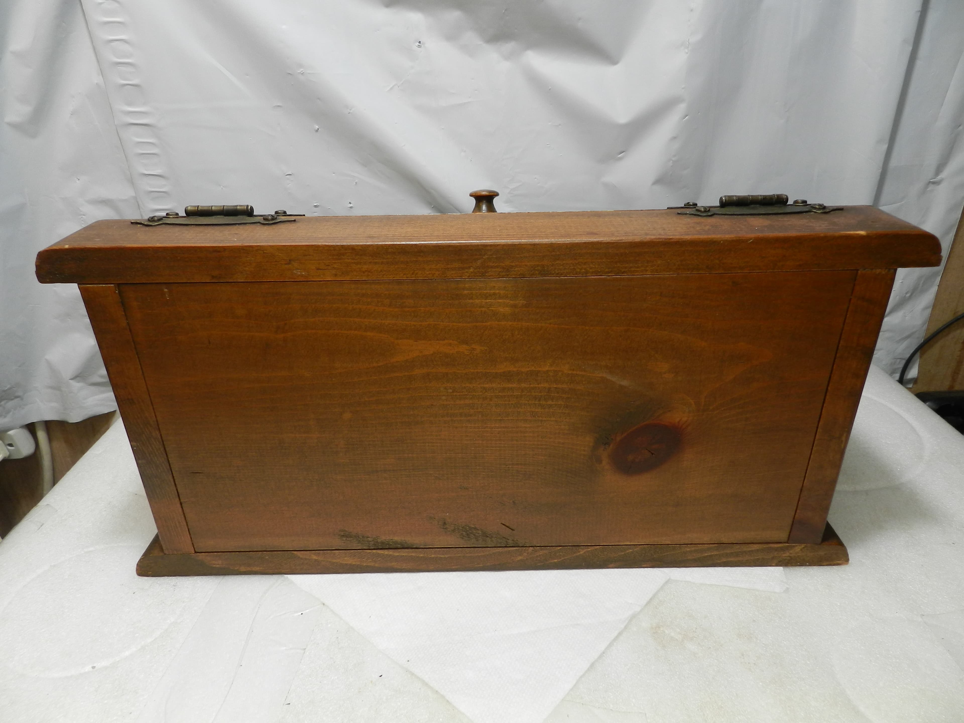Vintage Rustic Wood Farm House Bread Box Pull Up Lid Carved Handmade N31J - Thumbnail 8