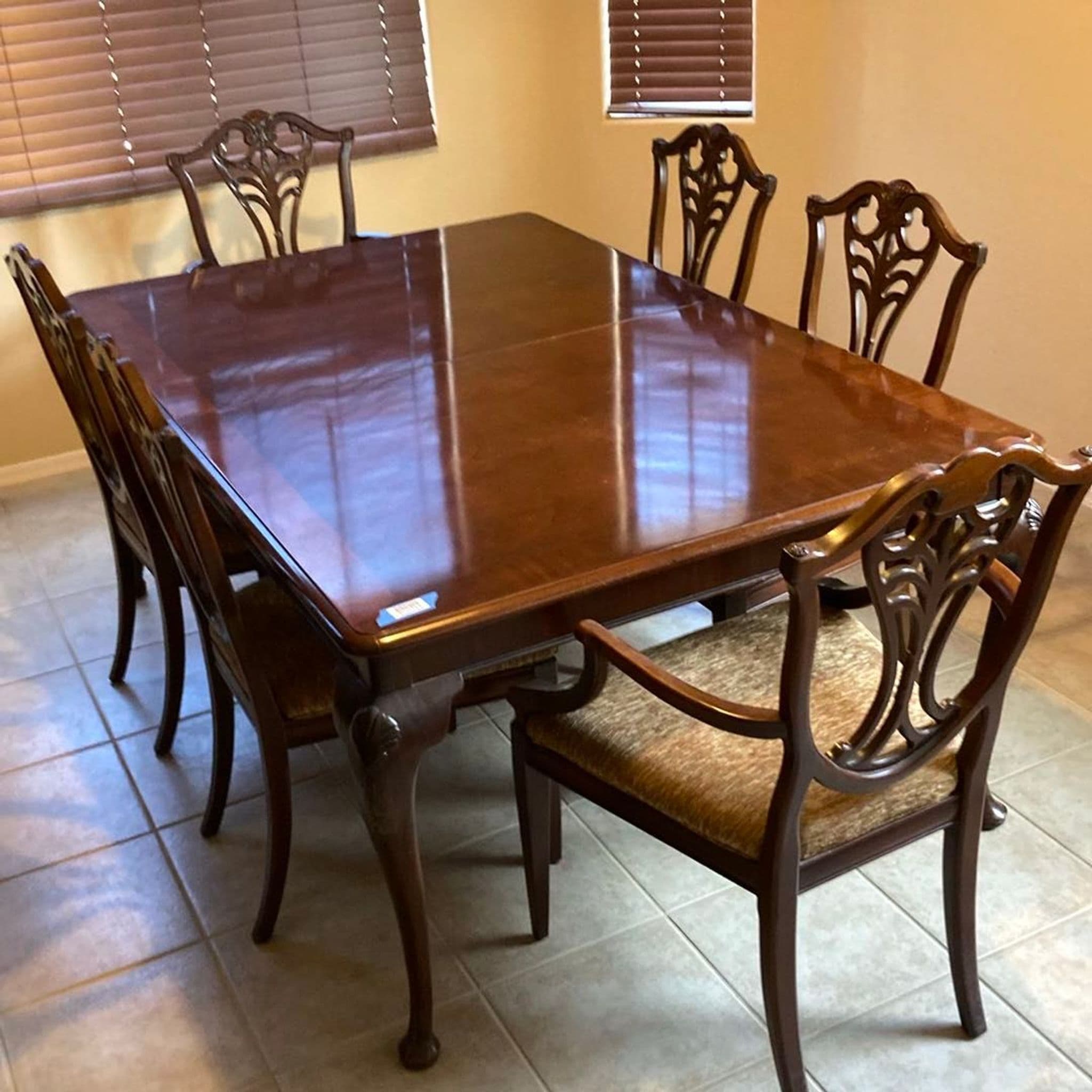Henredon Solid Wood Dining Set with 6 Chairs - Thumbnail 2