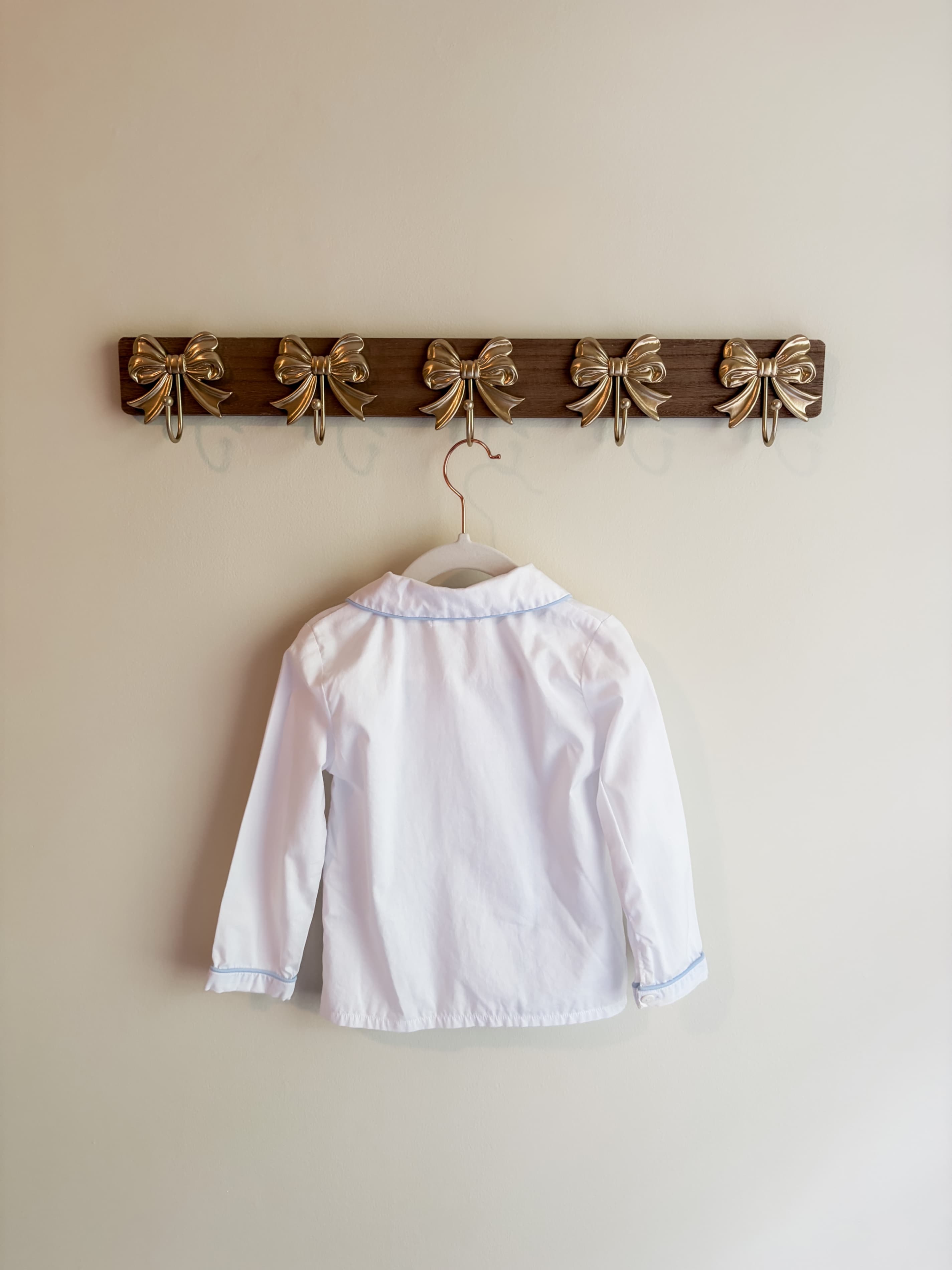 Cecil and Lou Boys size 3T White Dress Shirt with Blue Trim - Thumbnail 2