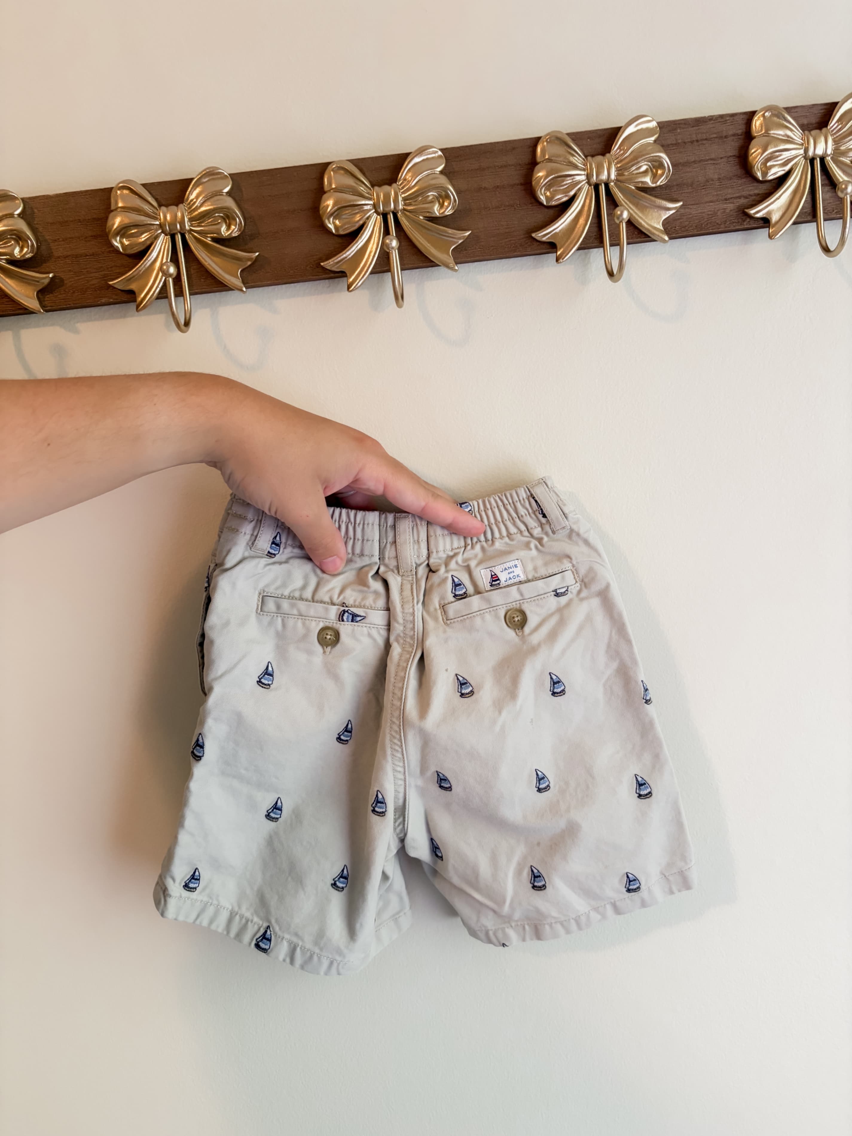 Janie and Jack boys size 18-24 months  Sailboat Embroidered Boys Shorts - Thumbnail 2