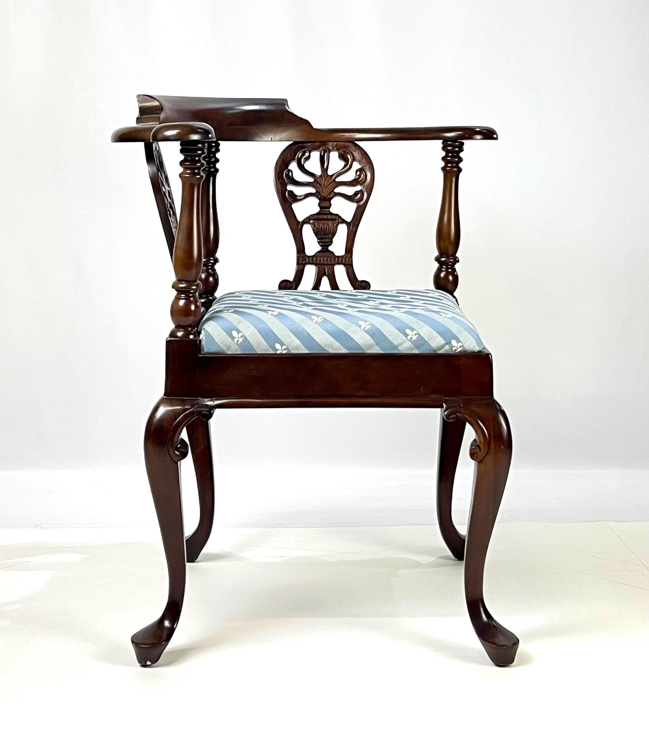 Vintage Key City Furniture Co. Queen Anne Style Mahogany Corner Chai - Thumbnail 4