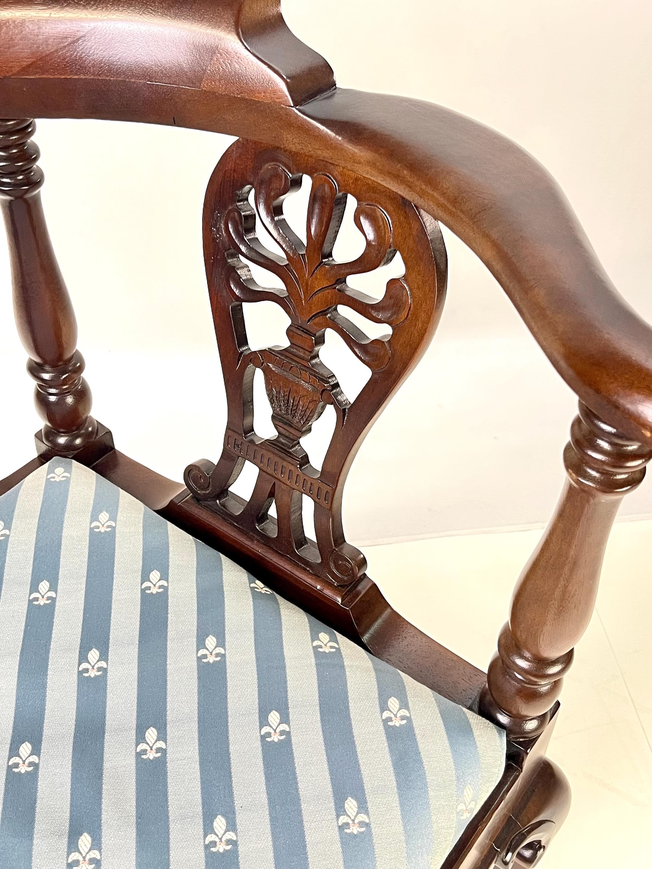 Vintage Key City Furniture Co. Queen Anne Style Mahogany Corner Chai - Thumbnail 11