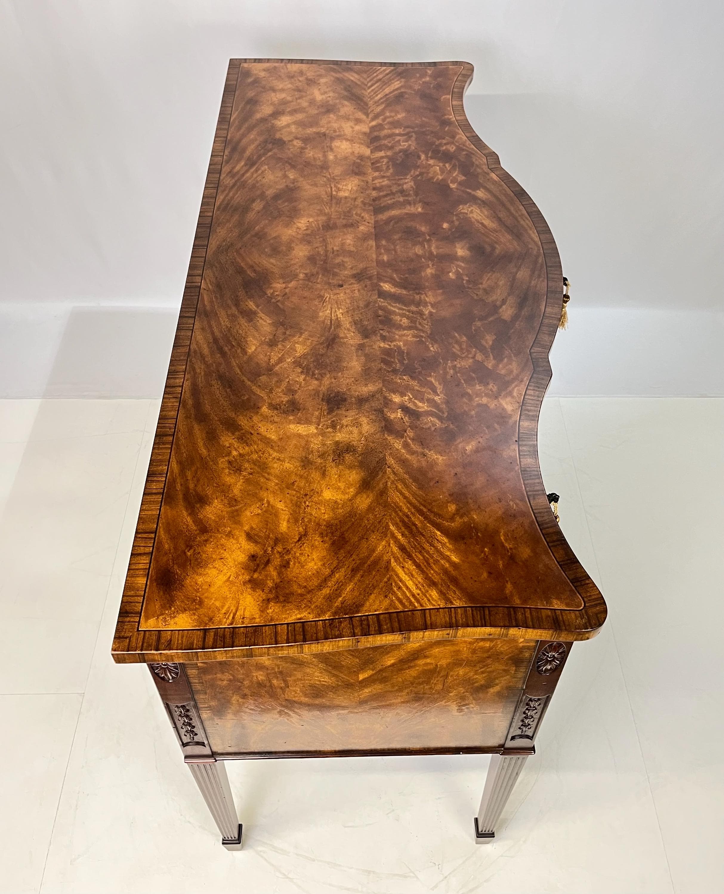 Vintage Theodore Alexander "Althorp Living History" Sheraton Style Serpentine Sideboard - Thumbnail 18