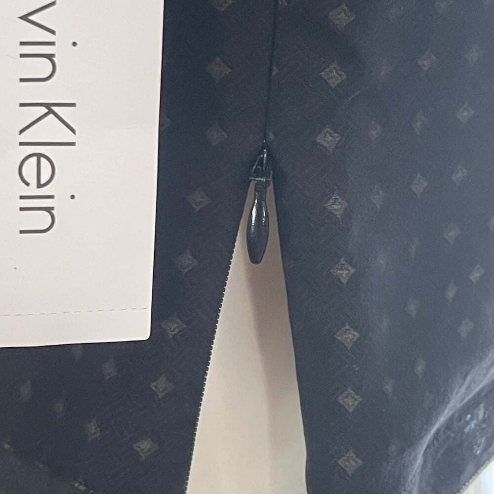 Calvin Klein Petites Black Silk Geometric Print V-Neck Sleeveless Top - Thumbnail 4