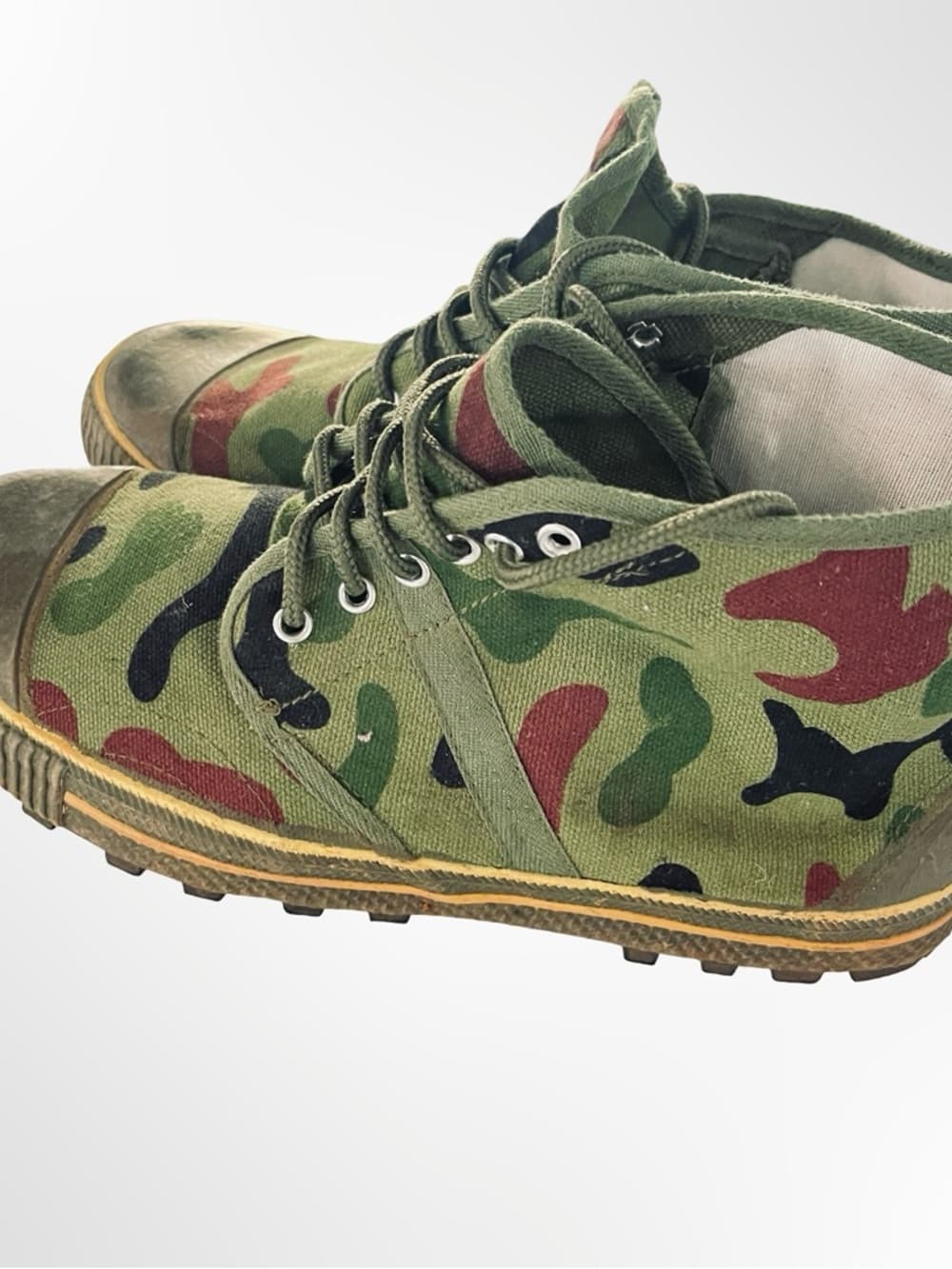 Men's Camouflage High-Top Athletic Sneakers - Green Camo - Thumbnail 2
