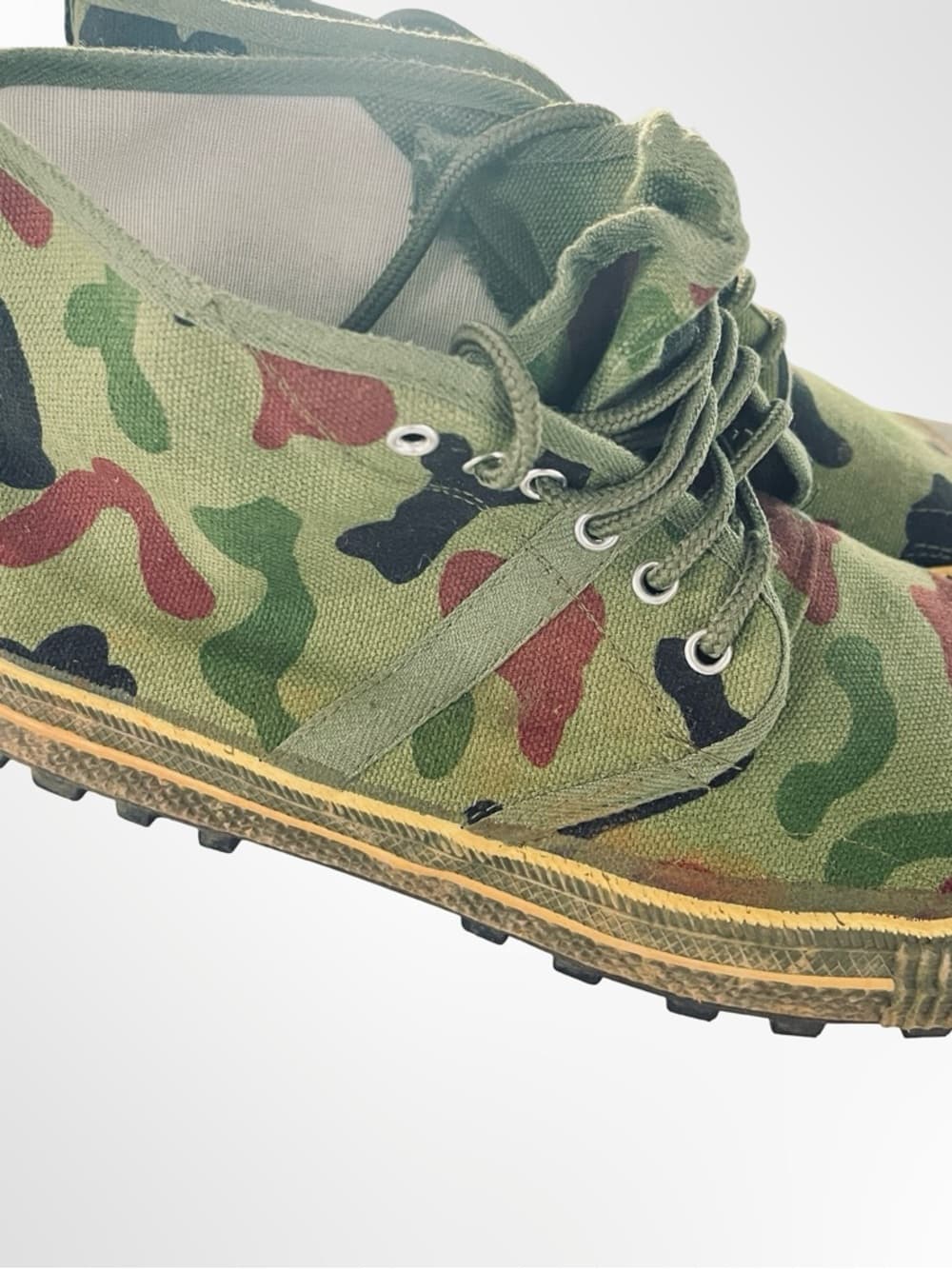 Men's Camouflage High-Top Athletic Sneakers - Green Camo - Thumbnail 4
