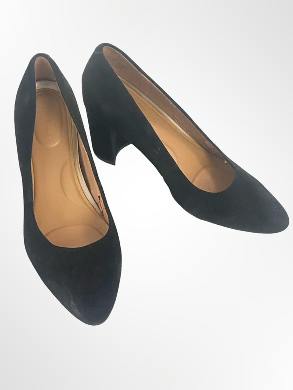 Classic Black Suede Mid-Heel Pumps Aeorosoles in size 7.5 - Thumbnail 6