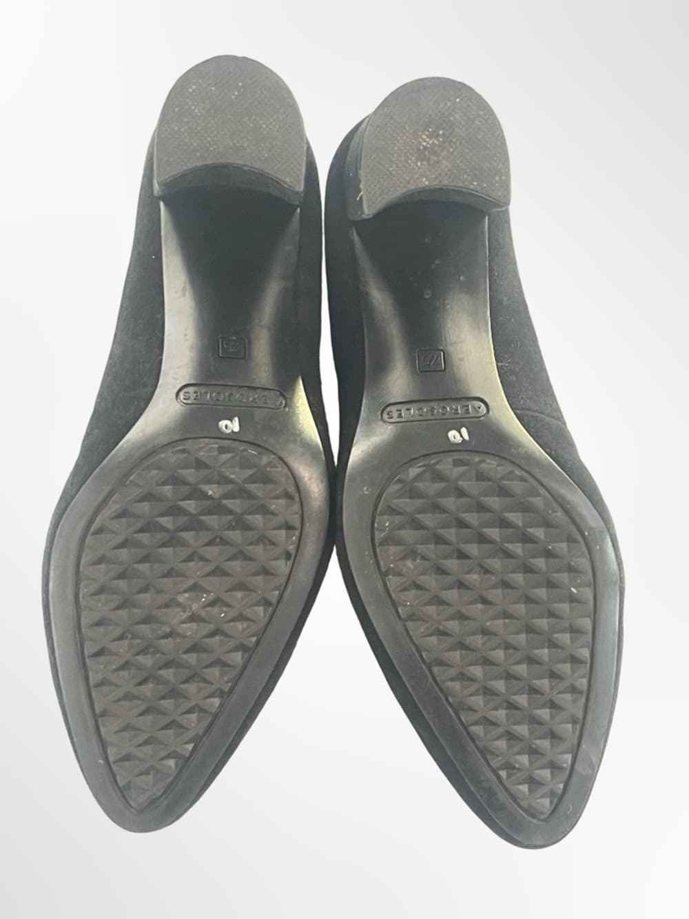 Classic Black Suede Mid-Heel Pumps Aeorosoles in size 7.5 - Thumbnail 5