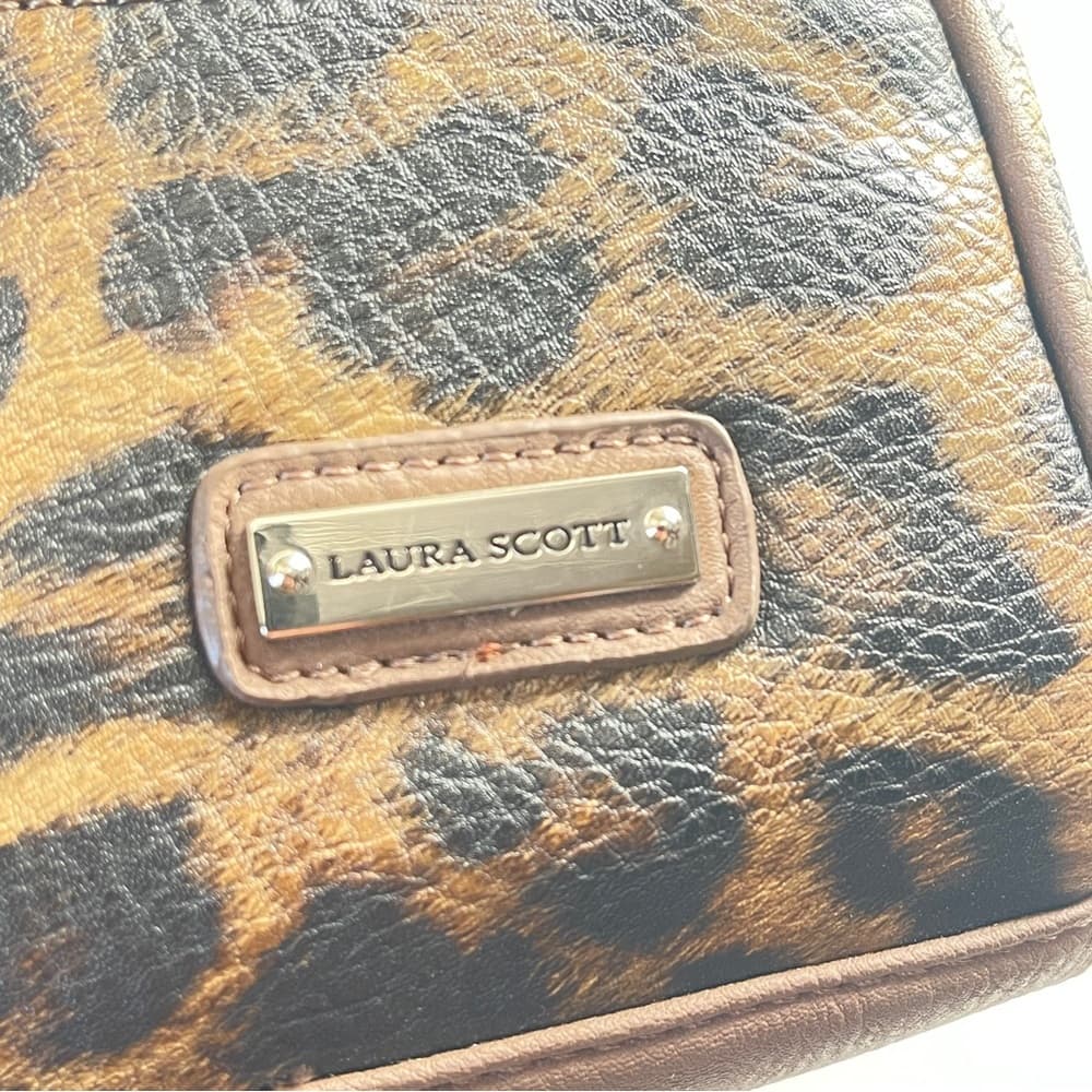 Laura Scott Leopard Print Bag in Brown - Classic Crossbody - Thumbnail 4